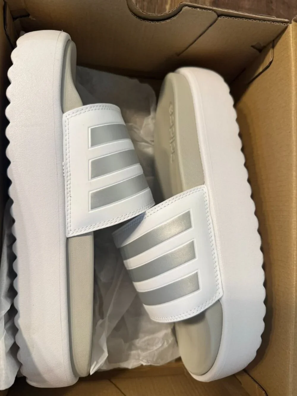 Adidas Adilette Platform Slides in Cloud White / Silver Metallic Women's 9 - Picture 5 of 7